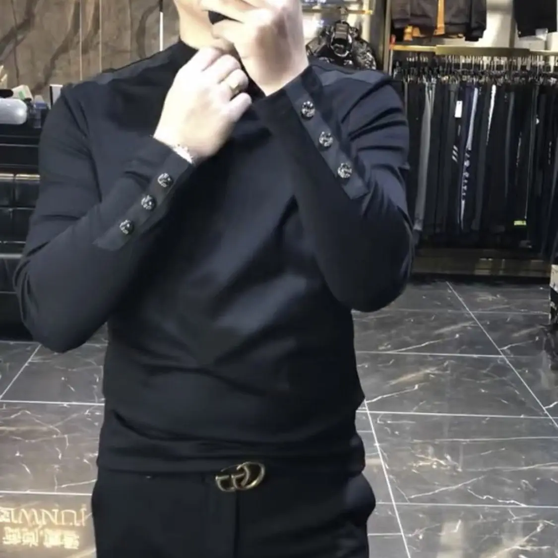 Sonbahar ve kış yeni erkek hafif lüks iş eğlence siyah moda trendi uzun kollu T-shirt