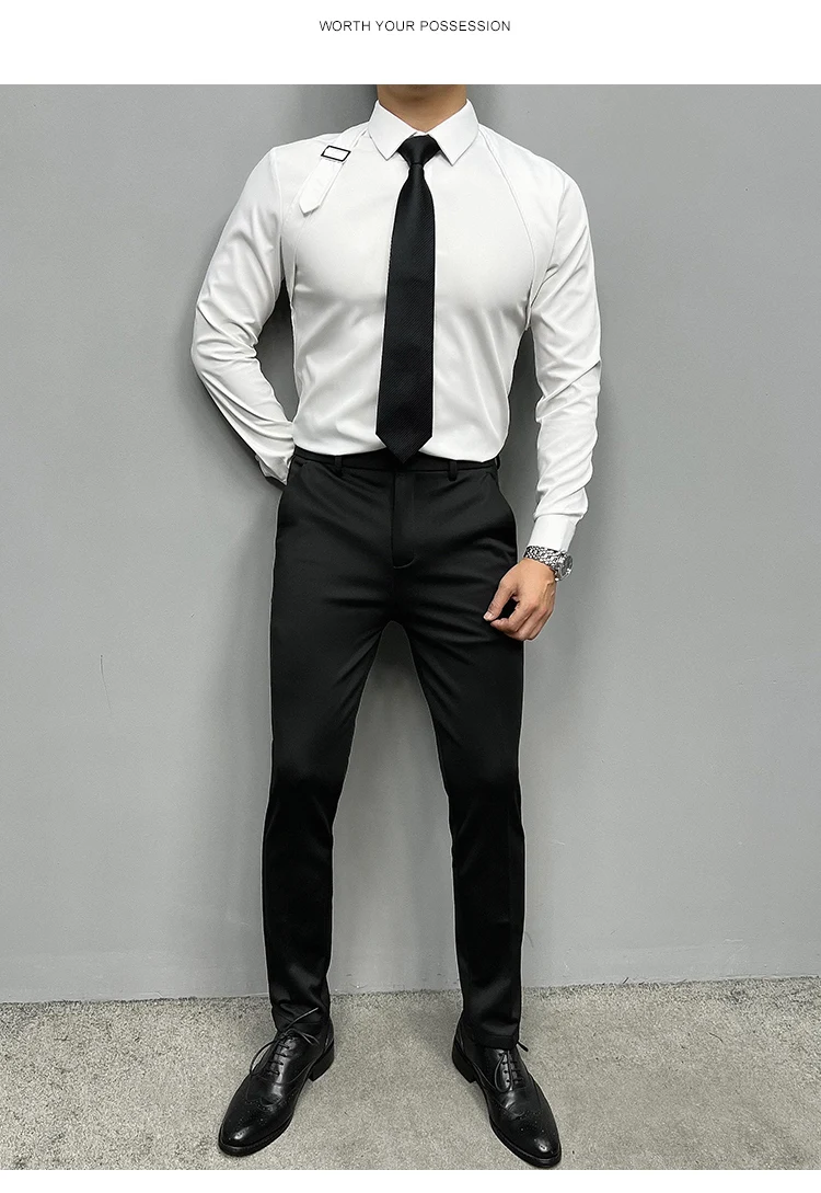 2024 Moda Omuz Askısı Ekleme Metal Düğme Tasarım Gömlek Erkekler Sosyal Smokin Elbise Gömlek Erkekler Slim Fit Uzun Kollu Gömlek