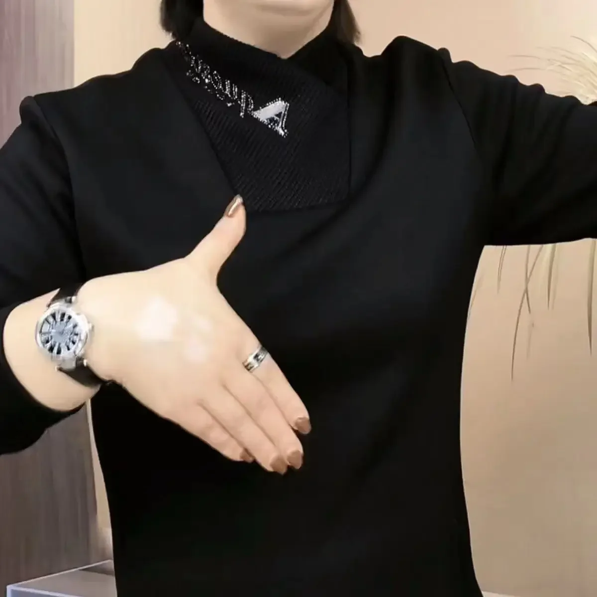 Erkek Yeni Uzun kollu Tişört Üst Kadife ile Rahat Sahte İki Parçalı Dip Gömlek Çok Yönlü Kazak Tutmak için