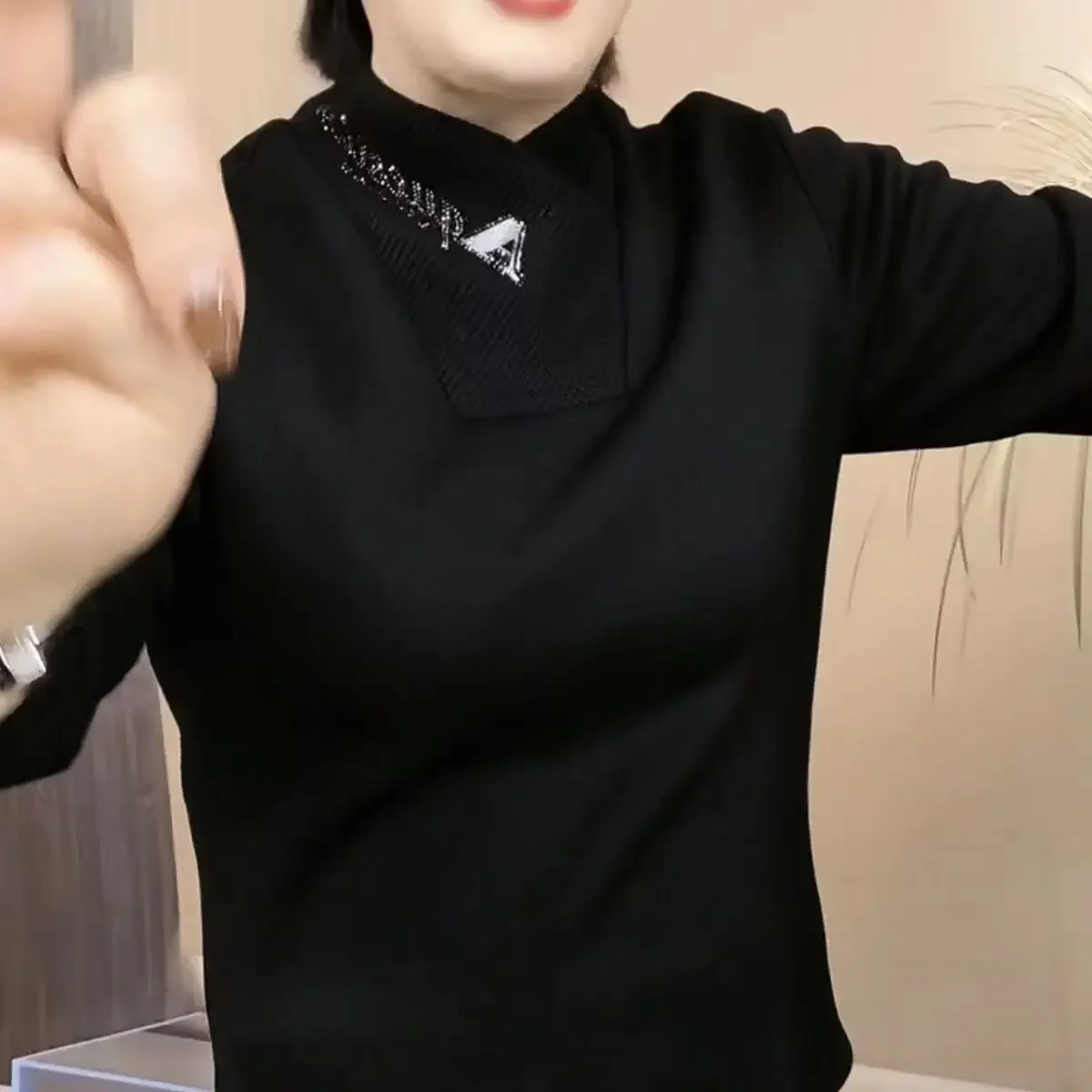 Erkek Yeni Uzun kollu Tişört Üst Kadife ile Rahat Sahte İki Parçalı Dip Gömlek Çok Yönlü Kazak Tutmak için