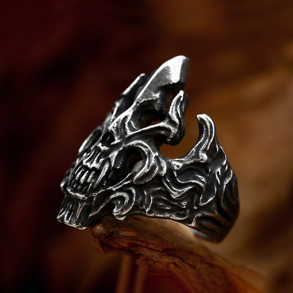 Yeni Vintage 316L paslanmaz çelik siyah kafatası yüzük erkekler kadınlar için gotik Hip Hop film kafatası yüzük Biker benzersiz muska takı hediye