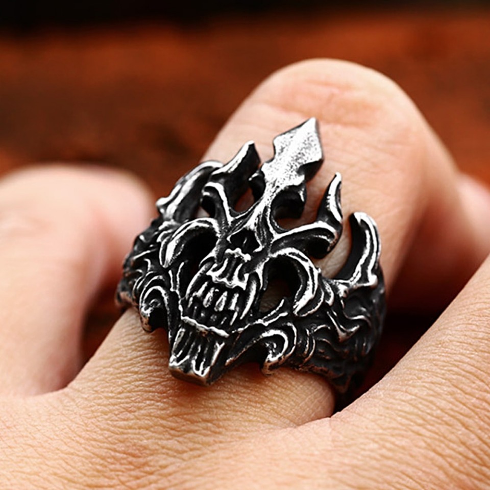 Yeni Vintage 316L paslanmaz çelik siyah kafatası yüzük erkekler kadınlar için gotik Hip Hop film kafatası yüzük Biker benzersiz muska takı hediye