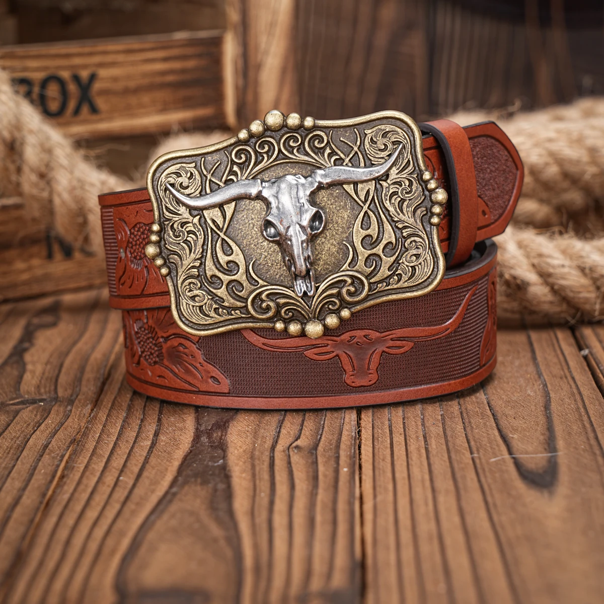 A men's and women's casual retro belt Western style! PU leather belt with metal buckle, suitable for daily work wear