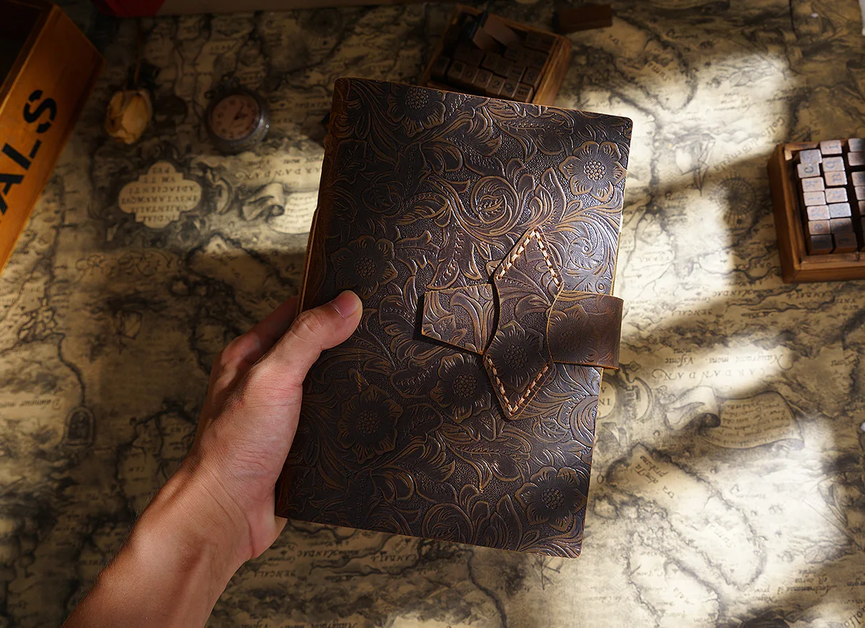 Handmade Notebook Cowhide Leather Journal Flower Cover DIY Thick Sketchbook Retro Diary Blank Kraft Paper Travel Book 400 Pages