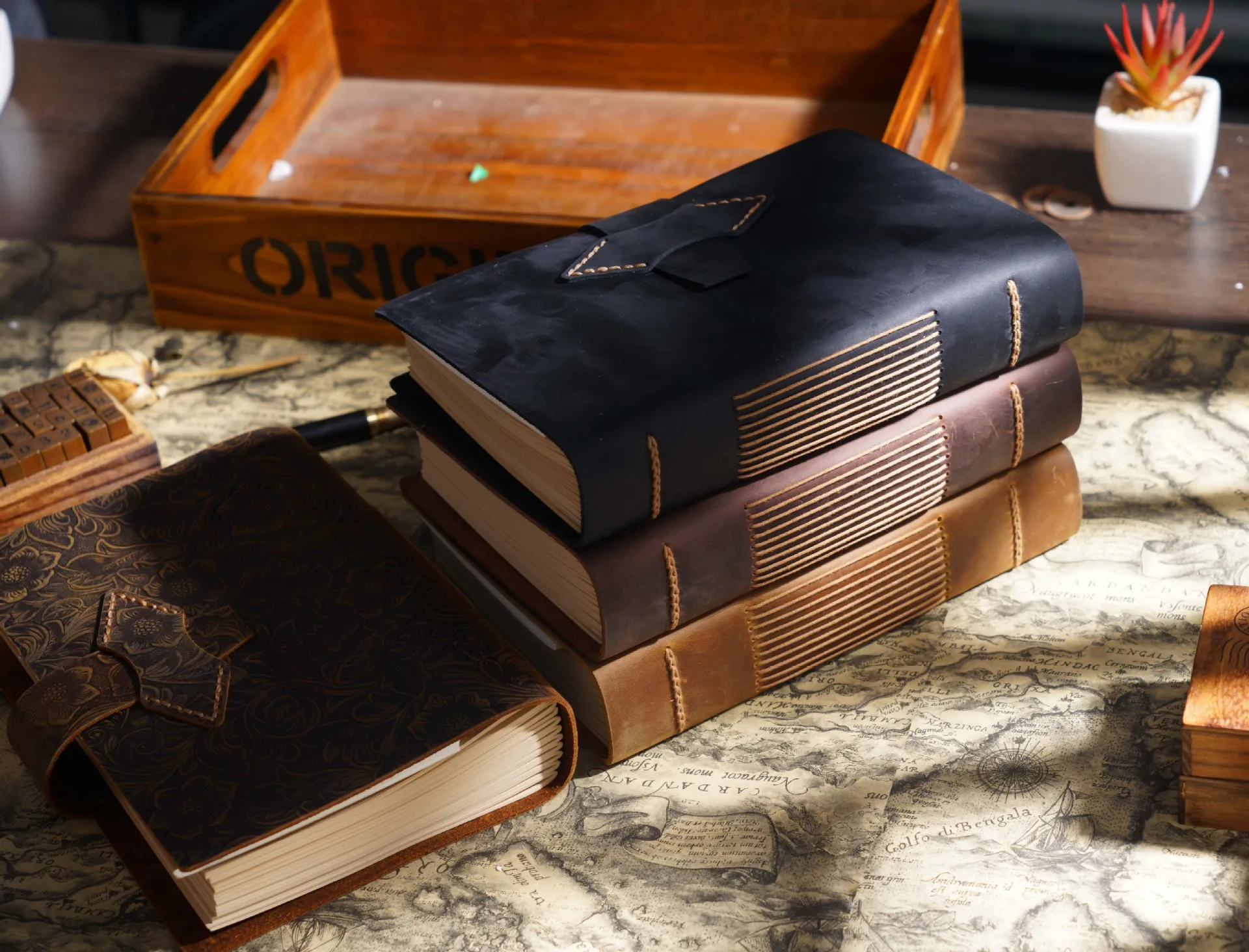 Handmade Notebook Cowhide Leather Journal Flower Cover DIY Thick Sketchbook Retro Diary Blank Kraft Paper Travel Book 400 Pages