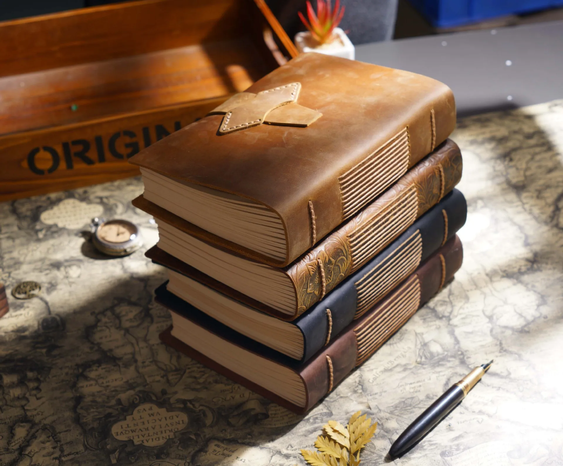 Handmade Notebook Cowhide Leather Journal Flower Cover DIY Thick Sketchbook Retro Diary Blank Kraft Paper Travel Book 400 Pages