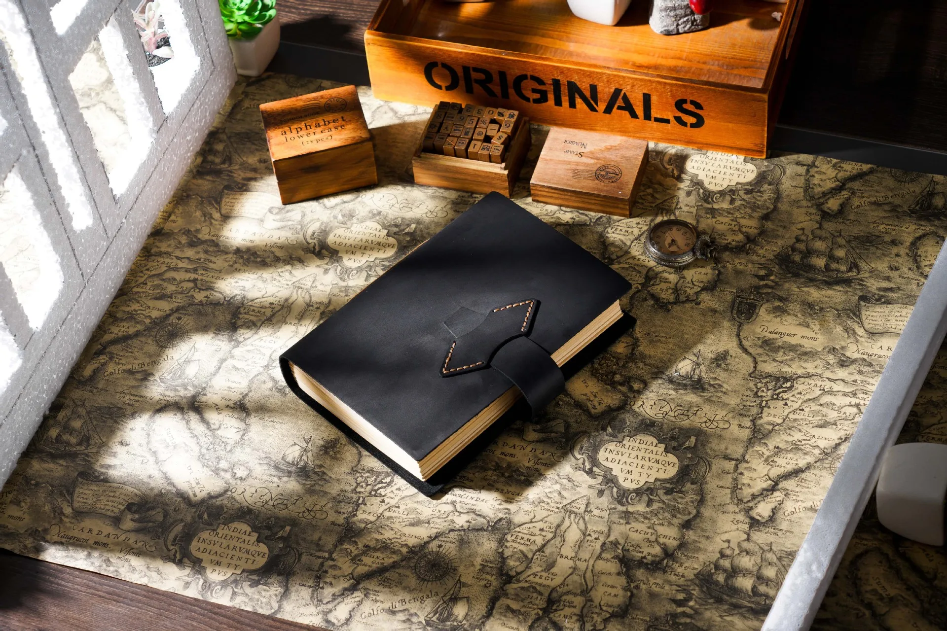 Handmade Notebook Cowhide Leather Journal Flower Cover DIY Thick Sketchbook Retro Diary Blank Kraft Paper Travel Book 400 Pages