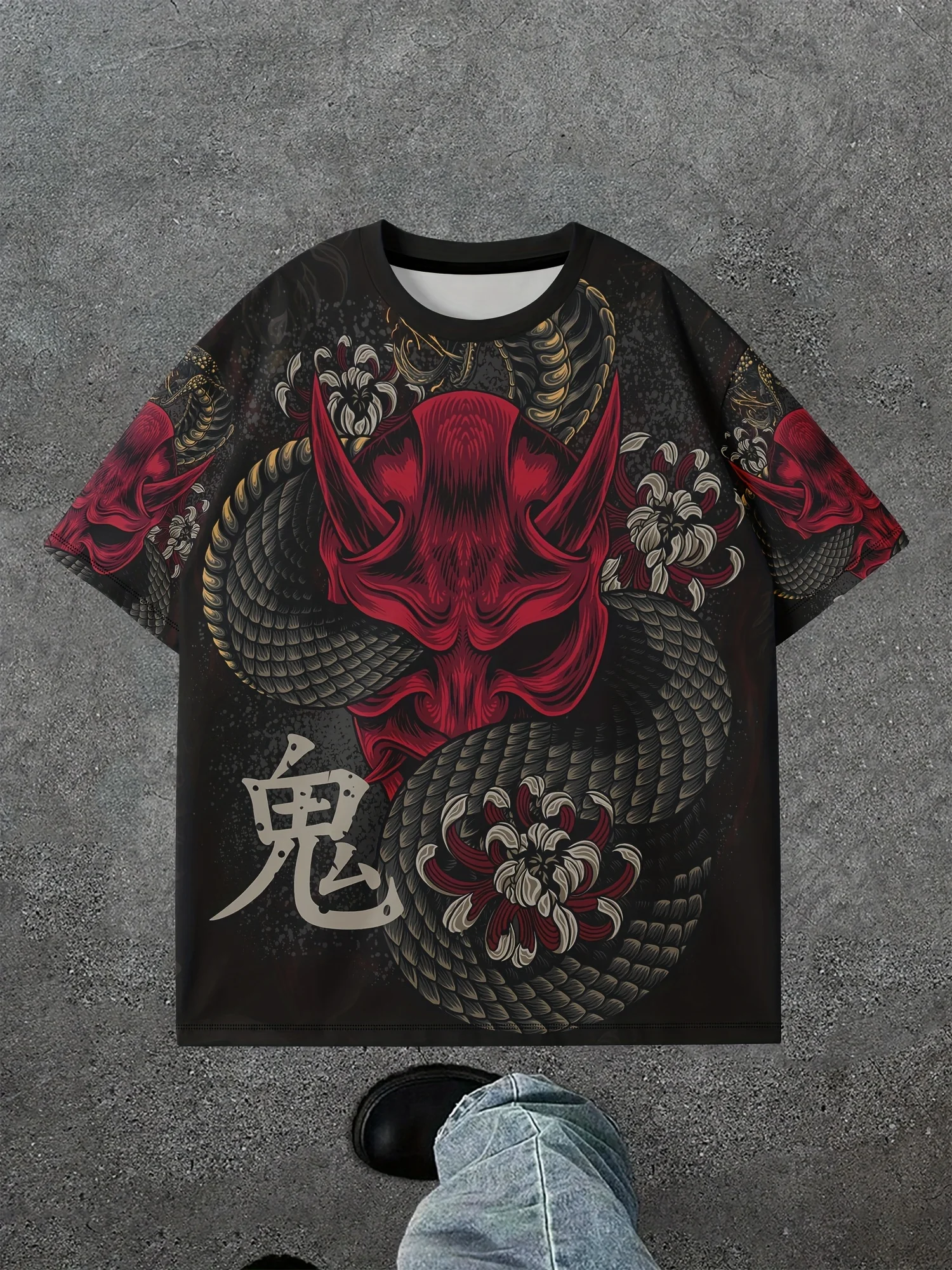 Men's red and black dragon printed off-the-shoulder short-sleeved T-shirt, casual round-neck tattoo design summer T-shirt