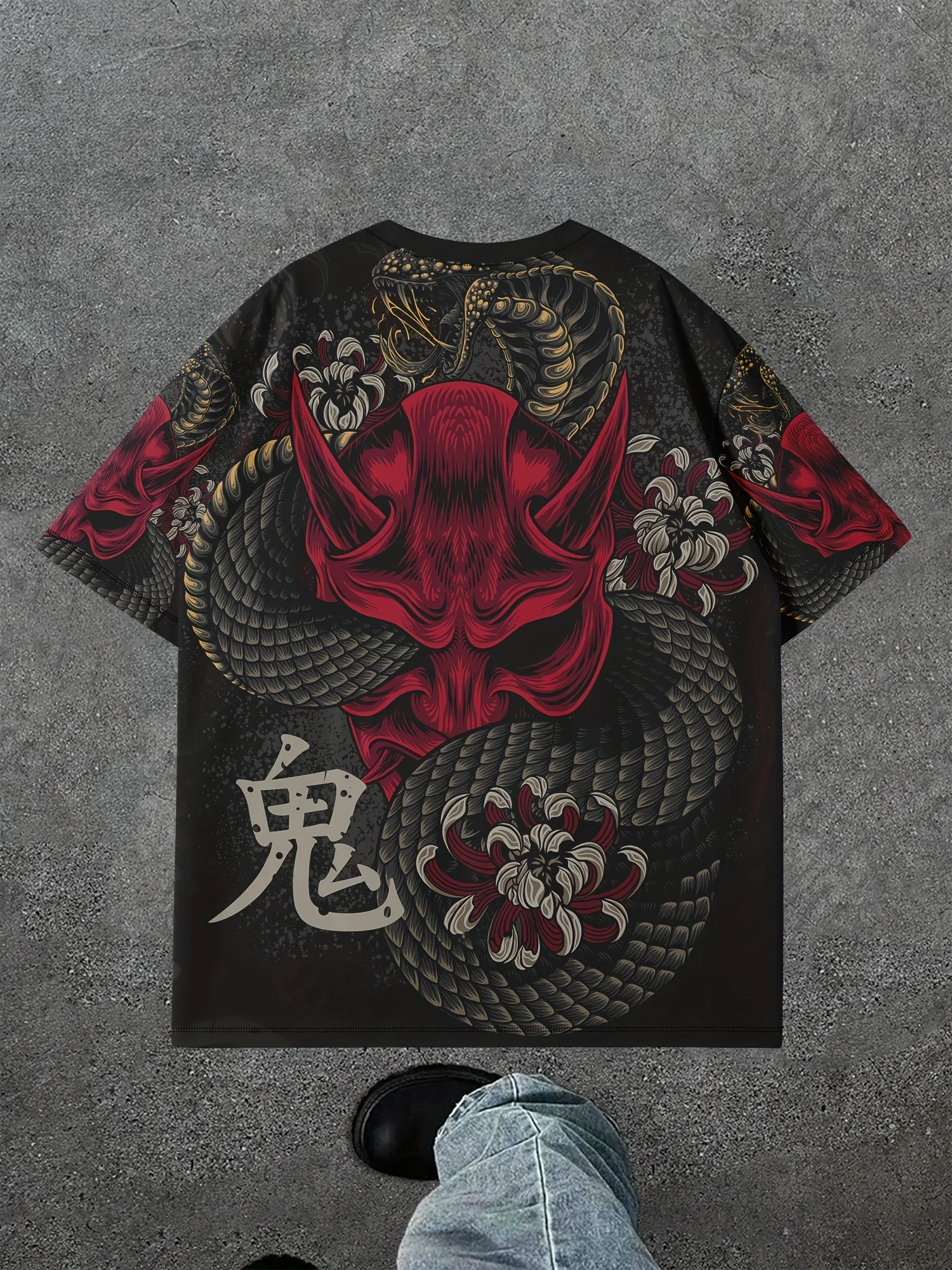 Men's red and black dragon printed off-the-shoulder short-sleeved T-shirt, casual round-neck tattoo design summer T-shirt