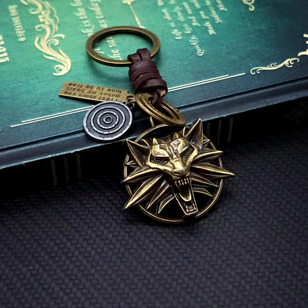 Wolf Keychain Geralt Sword Leather Key Chain Yennefer Cirilla Keyring Keychains for Men Anime Accessories Key Ring llaveros