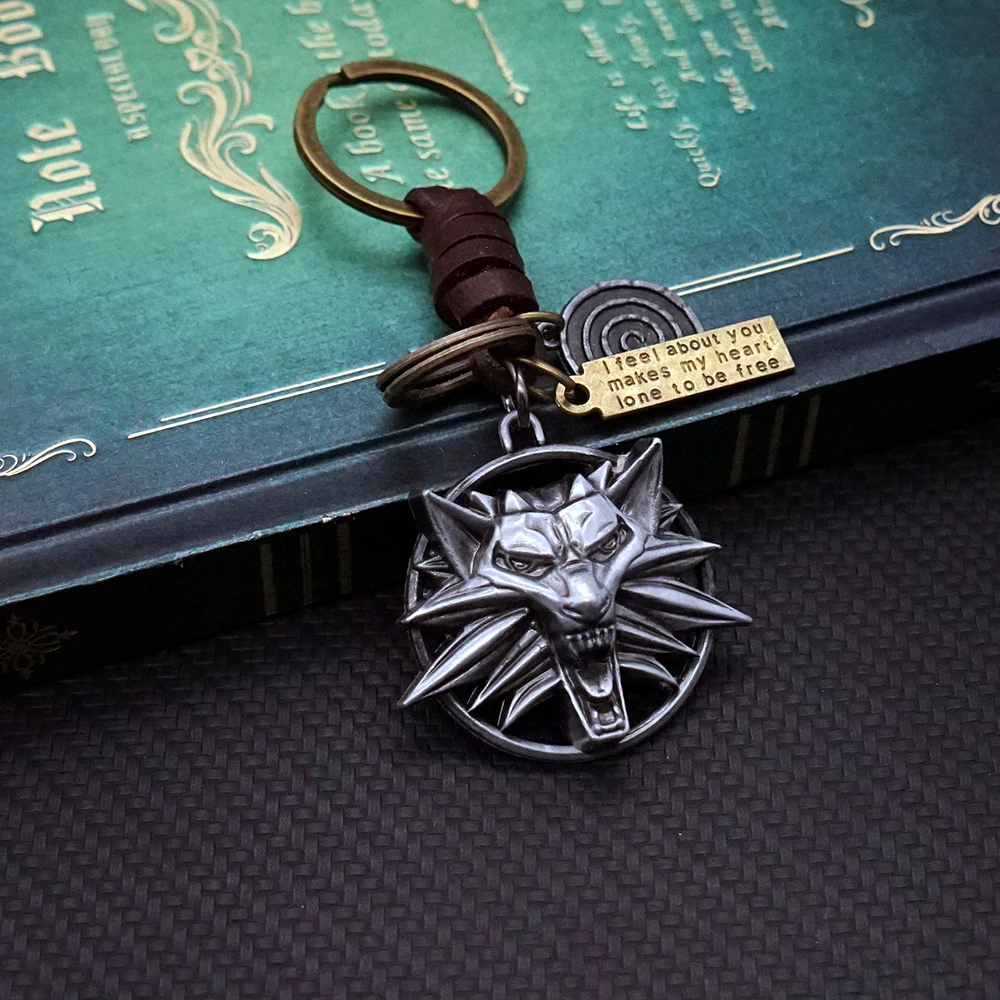 Wolf Keychain Geralt Sword Leather Key Chain Yennefer Cirilla Keyring Keychains for Men Anime Accessories Key Ring llaveros
