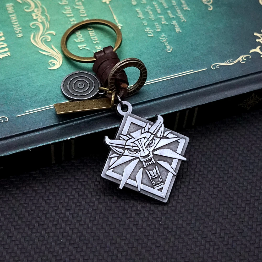 Wolf Keychain Geralt Sword Leather Key Chain Yennefer Cirilla Keyring Keychains for Men Anime Accessories Key Ring llaveros