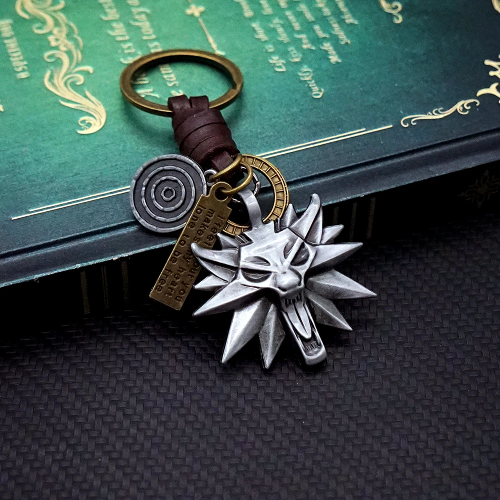 Wolf Keychain Geralt Sword Leather Key Chain Yennefer Cirilla Keyring Keychains for Men Anime Accessories Key Ring llaveros