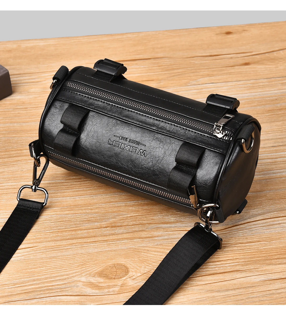 Waterproof USB Crossbody Anti-Theft Short Sports Running Travel Messenger Sling Fashion Designer Chest Bag Shoulder Bag for Men