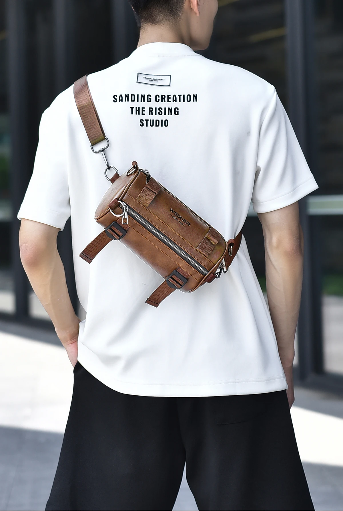 Waterproof USB Crossbody Anti-Theft Short Sports Running Travel Messenger Sling Fashion Designer Chest Bag Shoulder Bag for Men