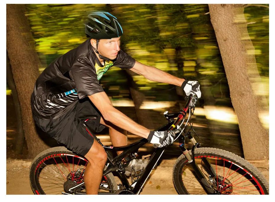 Lightweight Cycling Safety Helmet Outdoor Motorcycle Bicycle Helmet With Removable Visor Glasses MTB Mountain Road Bike Helmet